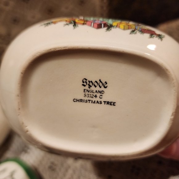 Spode Christmas Tree Creamer and Sugar Set - Picture 6 of 12